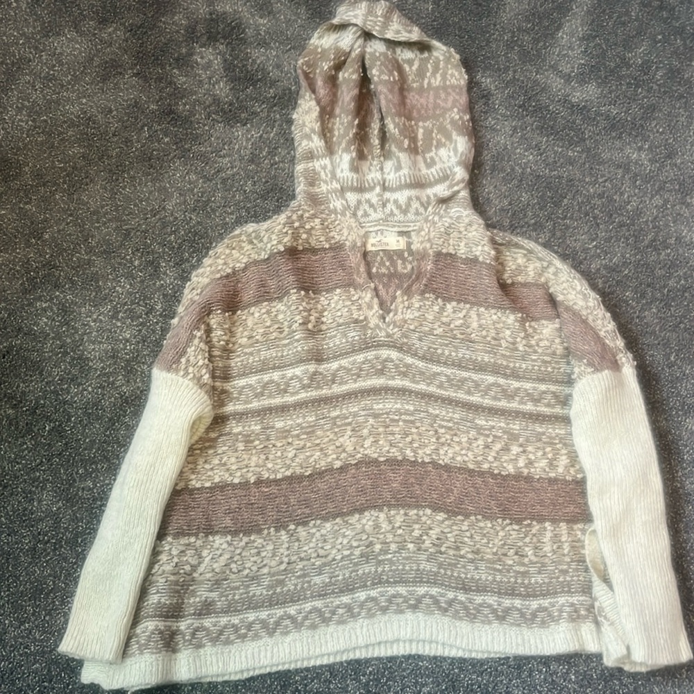 Oversized Hooded Sweater- Hollister